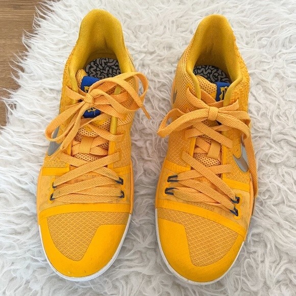 Nike Kyrie 3 GS "Mac and Cheese" Basketball Shoe | Size 6Y - Picture 7 of 10